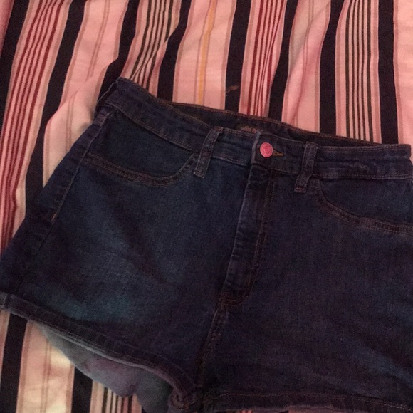 Juniors and petite - Picture 4 of 7